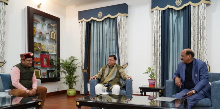 मंत्री-विधायक विवाद का हुआ पटाक्षेप, सीएम धामी ने दोनों को साथ बैठाया, विधायक द्वारा की गई शिकायती प्रकरण की जांच करेगी कमेटी