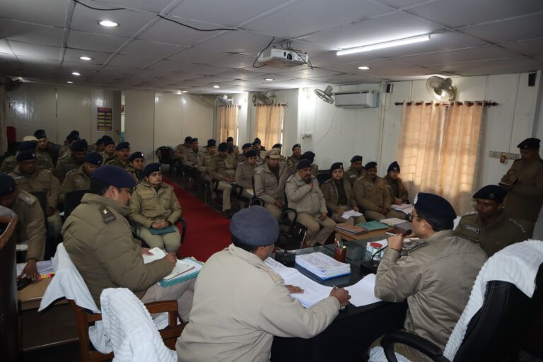    पुलिस उपमहानिरीक्षक कुमाऊं परिक्षेत्र डॉ0 योगेंद्र सिंह रावत   द्वारा आज दिनांक 12 -01-2024 को पुलिस लाईन रुद्रपुर के मीटिंग सभागार में जनपद ऊधमसिंहनगर के पुलिस अधिकारियों व थाना प्रभारियों के साथ अपराध समीक्षा की गई।