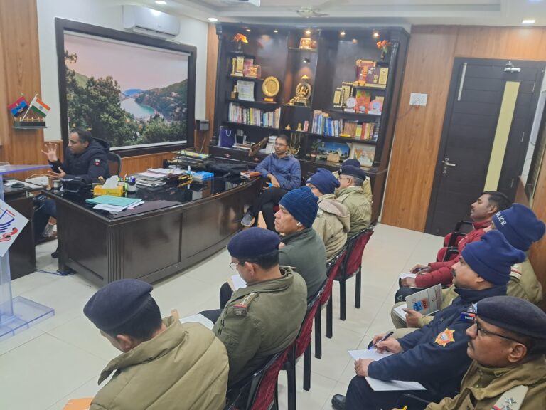 पुलिस अधीक्षक ऊधम सिंह नगर डॉ0 मंजुनाथ टीसी    द्वारा जनपद ऊधमसिंहनगर के समस्त थाना प्रभारियों/पुलिस उपाधीक्षक/ पुलिस अधीक्षक के साथ वीडियो कॉन्फ्रेंस के माध्यम से शांति व्यवस्था बैठक आयोजित की गयी।