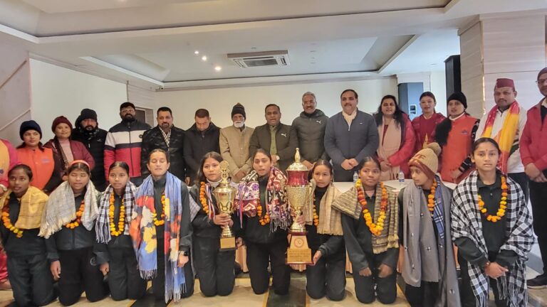 रुद्रपुर   अभियान समिति ने राष्ट्रीय खेल प्रतियोगिता में विजेता रही महिला कबड्डी टीम को सम्मानित किया