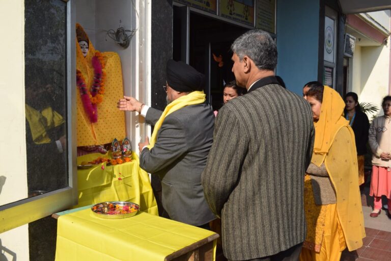 जेसीज पब्लिक स्कूल रुद्रपुर में वसंत पंचमी का पावन पर्व मनाया गया। इस अवसर पर विभिन्न गतिविधियों का आयोजन किया गया।