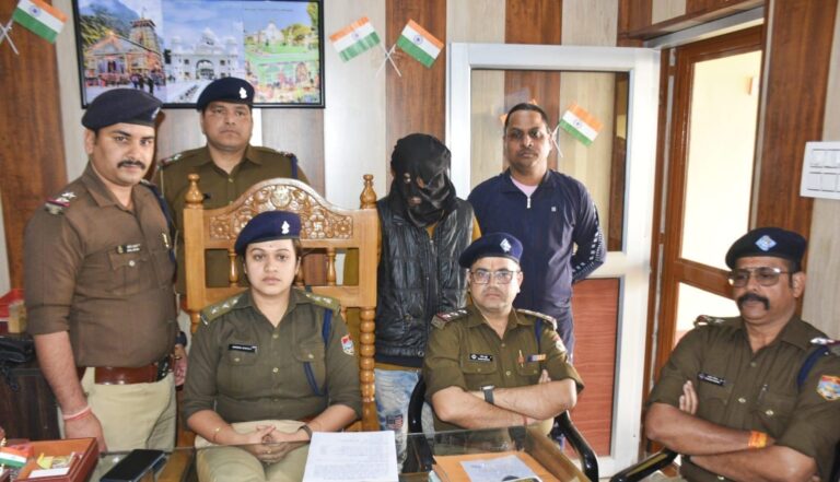 काशीपुर पुलिस ने शातिर स्मैक तस्कर नदीम ऊर्फ बीड़ी को 53 ग्राम स्मैक के साथ किया गिरफ्तार।  स्मैक तस्कर पर पूर्व में भी दर्ज हैं आधा दर्जन मुकदमें।