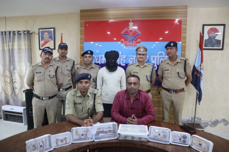 वरिष्ठ पुलिस अधीक्षक उधम सिंह नगर डॉ0 मंजुनाथ टी सी के निर्देशानुसार उधम सिंह नगर पुलिस द्वारा कोतवाली जसपुर क्षेत्र से एक शातिर चोर गिरफ्तार एसएसपी उधम सिंह नगर    द्वारा घटना के त्वरित अनावरण हेतु संबंधित को दिए गए दिए गए थे सख्त आदेश 