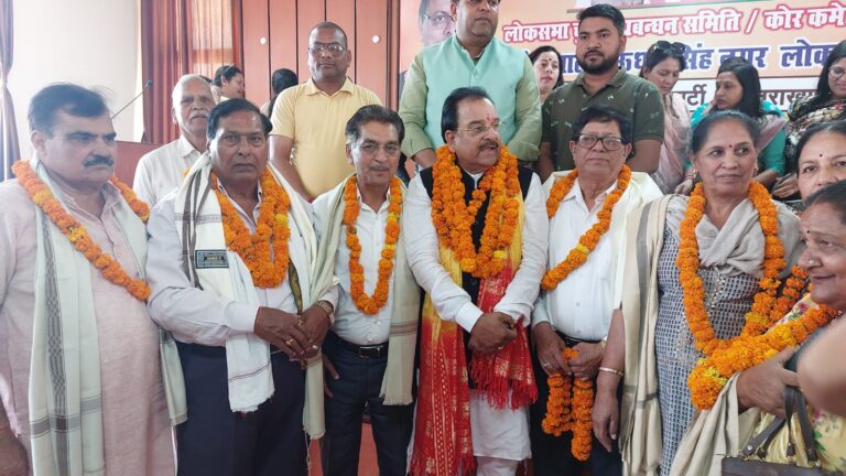 भाजपा का हर कार्यकर्ता 400 पार का इतिहास रचने के लिए संकल्पितः अजय भट्ट  स्थापना दिवस पर वरिष्ठ भाजपा नेताओं को किया सम्मानित