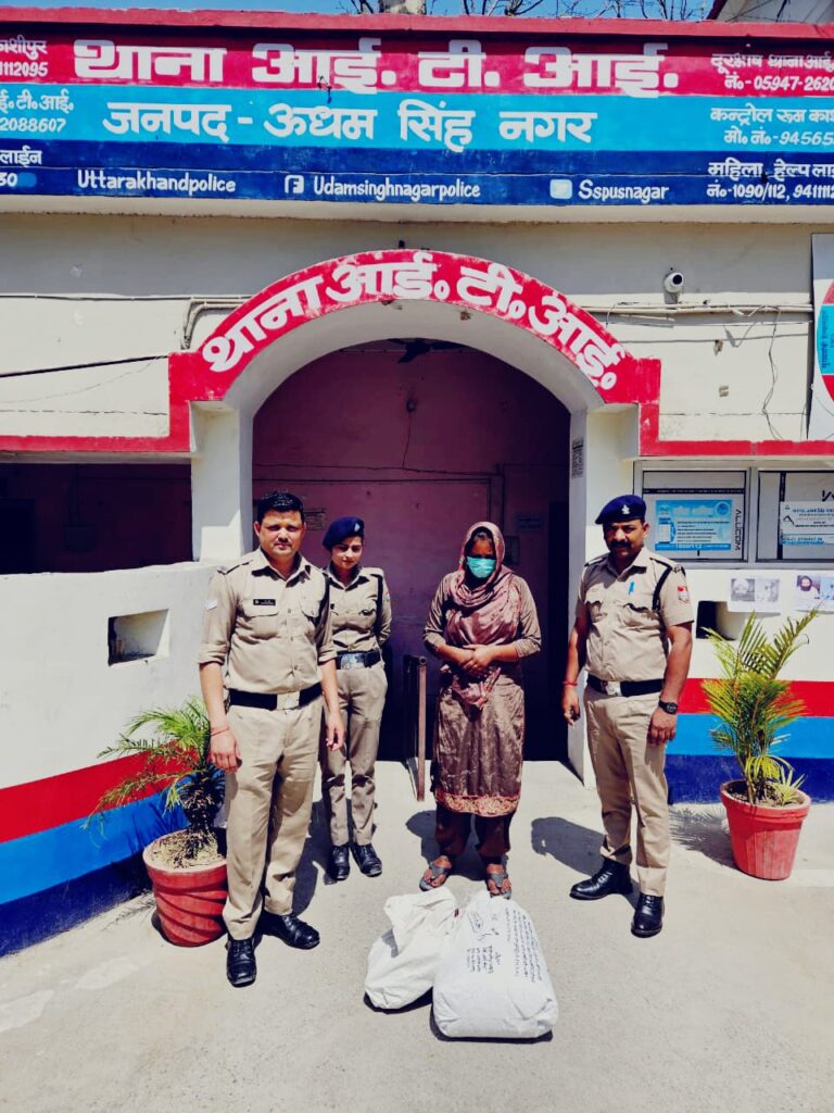 उधम सिंह नगर पुलिस को नशा तस्करी के विरुद्ध मिली बड़ी सफलता  नशे के विरुद्ध कार्यवाही करते हुए अभियुक्तता के कब्जे से 6.390 किलोग्राम गांजा व इलेक्ट्रॉनिक तराजू बरामद किया गया