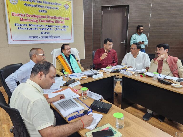 विधायक शिव अरोरा ने दिशा की बैठक मे उठाये रुद्रपुर विधानसभा से जुड़े महत्वपूर्ण विषय जिसमे केंद्रीय विद्यालय, इंटर कॉलेज, शमशान घाट सौन्दर्यकरण, सड़को के निर्माण कार्य जैसे विषय शामिल