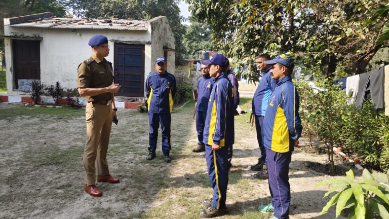 31वीं वाहिनी में तैनात एसडीआरएफ जवानों से की एसएसपी उद्यमसिंह नगर  मणिकांत मिश्रा ने मुलाकात, जवानो का किया