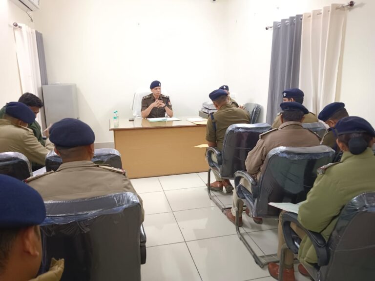 एसएसपी मणिकांत मिश्रा ने कोतवाली सितारगंज का किया औचक निरीक्षण   अभिलेखों और रिकॉर्डों को अपडेट रखने हेतु किया निर्देशित।