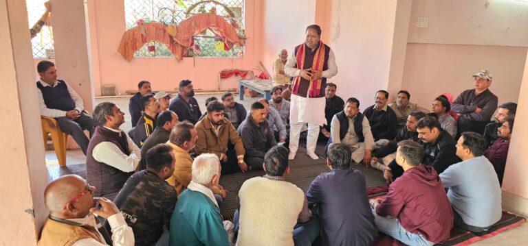 रूद्रपुर । भाजपा प्रदेश मंत्री विकास शर्मा ने अपने गृह क्षेत्र वार्ड नं- एक फुलसुंगी में वार्डवासियों के साथ निकाय चुनाव की तैयारियों को लेकर मंथन किया और भाजपा प्रत्याशी की जीत के लिए