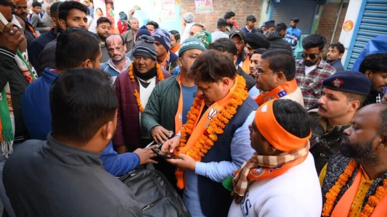 इस चुनाव में खत्म हो जायेगा कांग्रेस का वजूदः विकास शर्मा  भाजपा प्रत्याशी ने संजय नगर में जुटाया बंगाली समाज का समर्थन