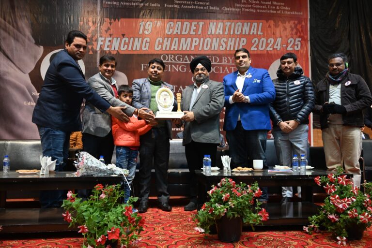 डीपीएस फेंसिंग अकादमी, दिल्ली पब्लिक स्कूल, रुद्रपुर में आयोजित 19वीं कैडेट नेशनल फेंसिंग चैंपियनशिप 2024-25 का आज भव्य उद्घाटन हुआ।