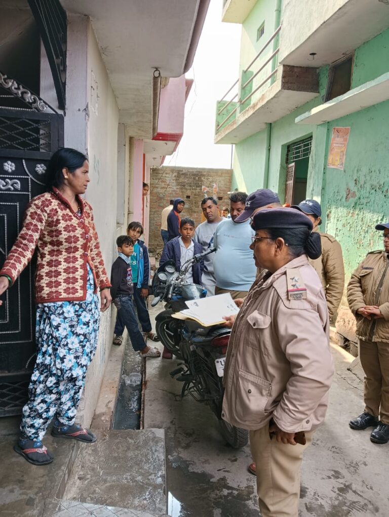 वरिष्ठ पुलिस अधीक्षक द्वारा घरेलु किरायेदारे के सत्यापन करने निरदेशन मे बिना सत्यापन के अपने घरो मे बिना सत्यापन के रह रहे लोगो के विरूद्ध कार्यवाही