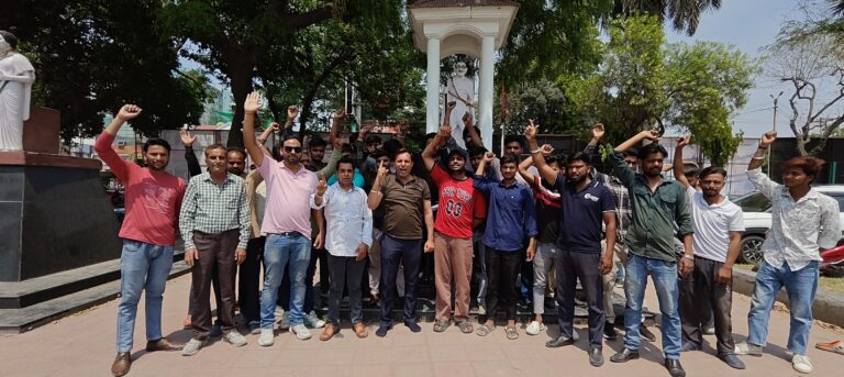 स्विग्गी और जोमैटो की दमनकारी नीतियों के खिलाफ गाबा के नेतृत्व में सैकड़ो राइडर का जोरदार आंदोलन  हर हाल में शोषण रोकना होगा स्विग्गी जोमैटो को. गाबा