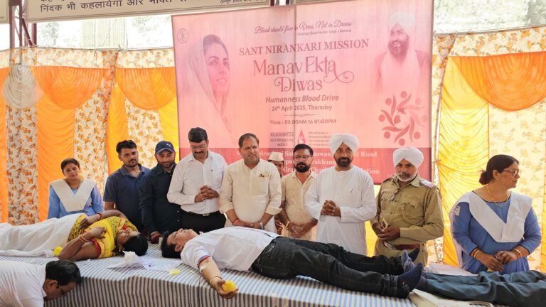 रक्तदान से बड़ा कोई पुण्य नहींः विकास शर्मा – निरंकारी मिशन द्वारा मानव एकता दिवस पर आयोजित रक्तदान शिविर का माहापौर ने किया शुभारम्भ