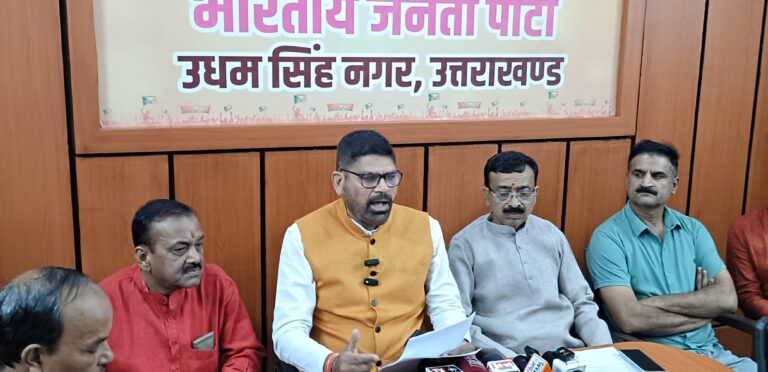 कांग्रेस की सविधान बचाओ यात्रा को पूर्व सांसद बलराज पासी ने बताया नौटंकी, बोले कांग्रेस ने सविधान की हमेशा उड़ाई धज्जिया