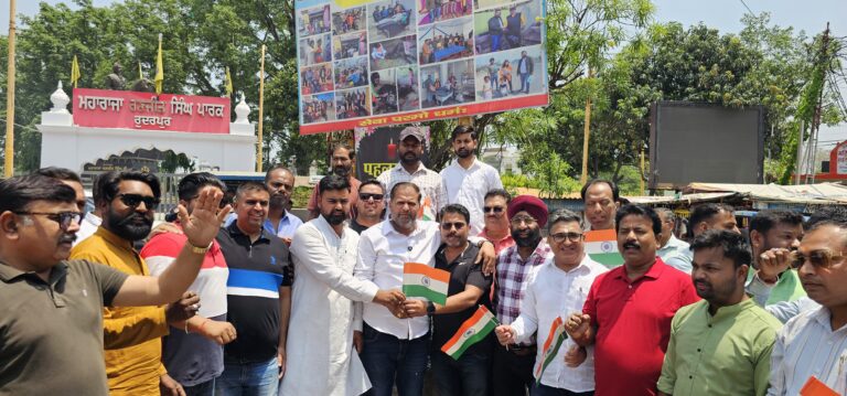 पाकिस्तान के खिलाफ सर्जिकल स्ट्राईक पर मनाया जश्न – भारत ने विश्व को कराया अपनी ताकत का अहसासः मेयर