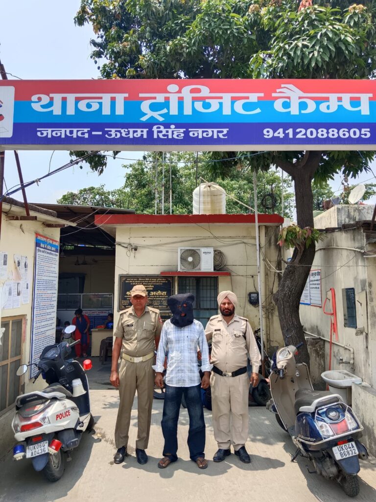 थाना ट्राजिट कैम्प पुलिस ने एक वारंटी को किया गिरफ्तार 