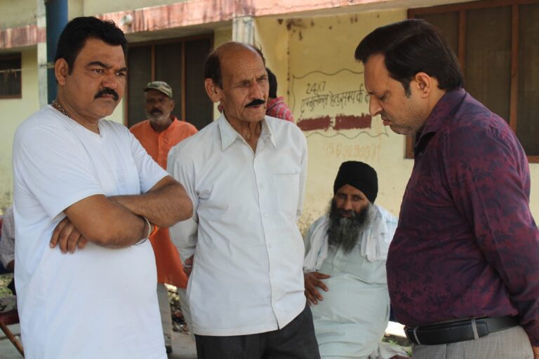 रुद्रपुर में एक ने की आत्महत्या एवं दो हुए दुर्घटना का शिकार