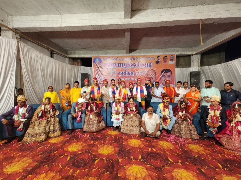 संत शिरोमणि कबीर साहेब के प्रकटोत्सव पर रमपुरा मे अयोजित तीसरे सामूहिक विवाह कार्यक्रम मे शामिल हुऐ विधायक शिव अरोरा सात नव वर- वधू को दाम्पत्य जीवन की दी शुभकामनायें व आशीर्वाद