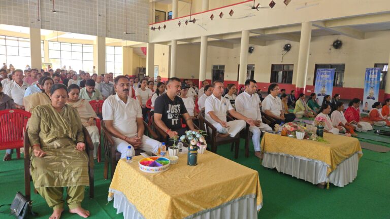 ग्यारहवें अंतर्राष्ट्रीय योग दिवस के उपलक्ष्य में हार्टफुलनेस संस्था द्वारा योग एवं ध्यान शिविर का किया आयोजन