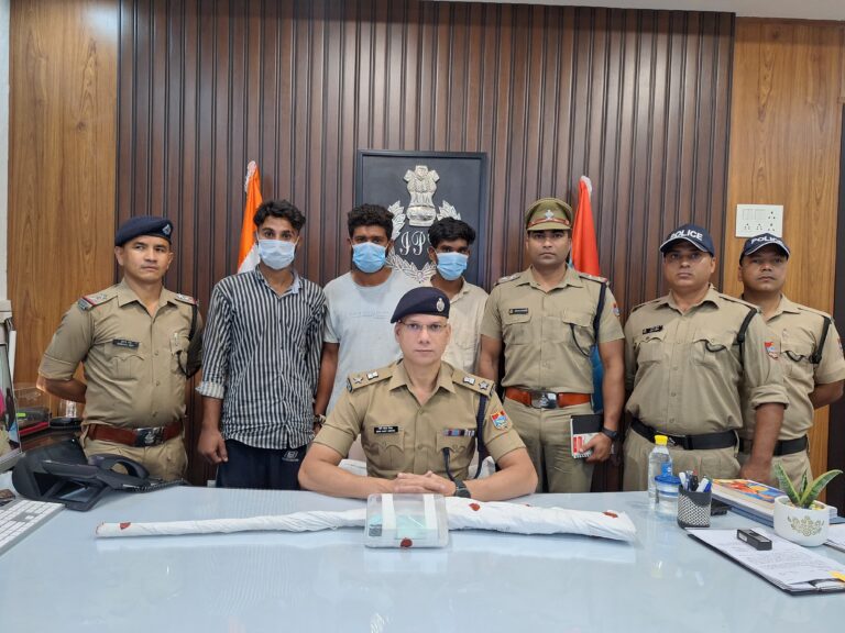अपराधियों पर एसएसपी मणिकांत मिश्रा का शिकंजा: फायरिंग कर हत्या का प्रयास करने वाले तीन आरोपी मात्र 12 घंटे में गिरफ्तार