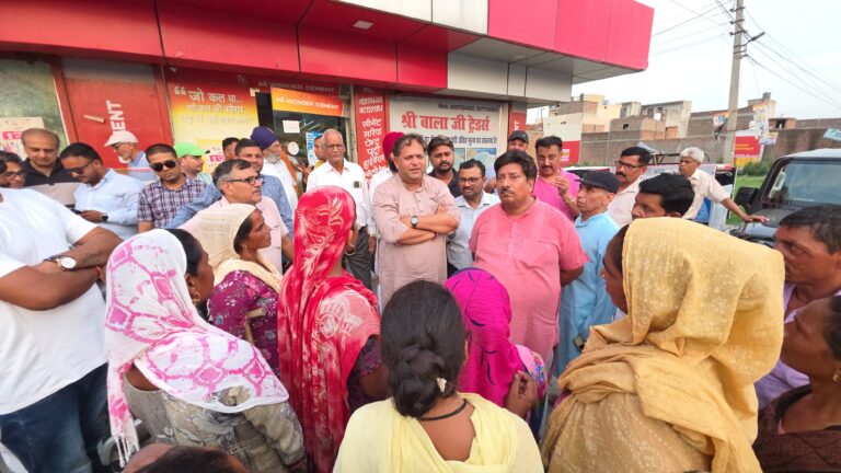 बाहरी लोगों के खिलाफ जारी रहेगा एक्शनः महापौर – रूद्रपुर में डेमग्राफिक बदलाव नहीं होगा बर्दाश्त – महापौर ने प्रीत विहार क्षेत्र में वर्षों से रह रहे लोगों को किया आश्वस्त