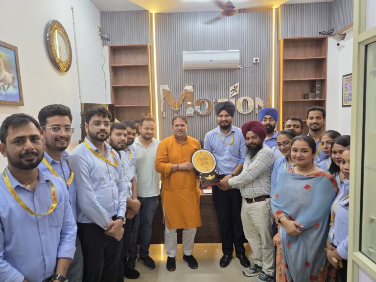 महापौर ने नीट परीक्षा में सफलता प्राप्त करने वाले विद्यार्थियों को किया सम्मानित
