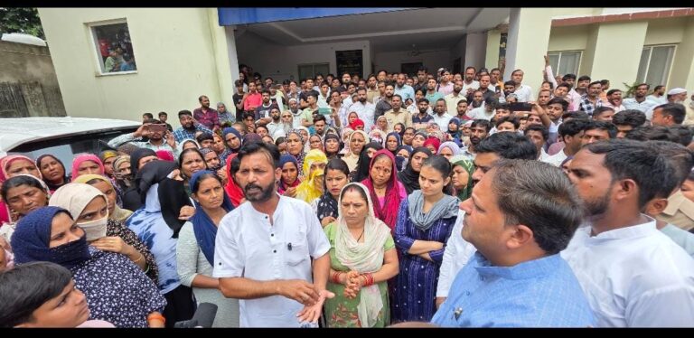 नोटिस से भयभीत पहाड़गंज वासियों ने महापौर से लगाई गुहार – महापौर विकास शर्मा ने दिलाया भरोसा,
