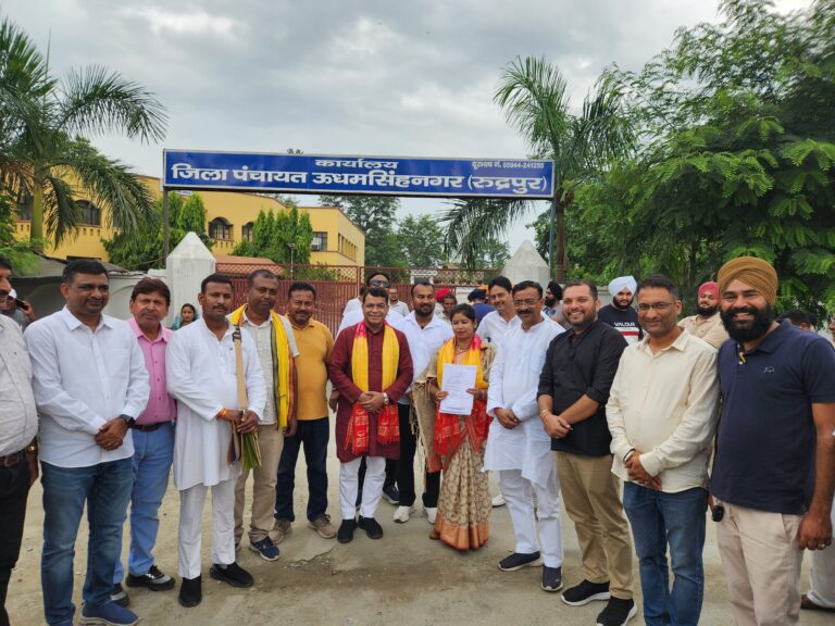 खानपुर पूर्व से भाजपा समर्थित जिला पंचायत प्रत्याशी अमिता विश्वास के नामांकन मे शामिल हुऐ विधायक शिव अरोरा! विधायक बोले एक बार फिर जनता के विश्वास पर खरा उतरते हुऐ रिकॉर्ड मतो से जीतेगी अमिता विश्वास 