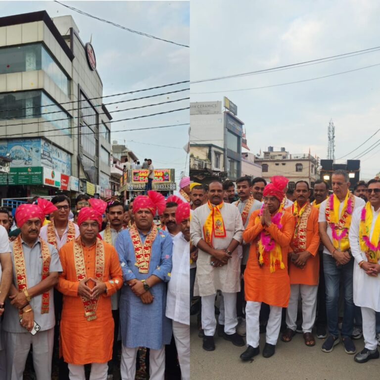 श्रीकृष्ण जन्माष्टमी की पूर्व संध्या रुद्रपुर में आयोजित श्रीकृष्णा शोभायात्रा में शामिल हुए क्षेत्र विधायक शिव अरोड़ा