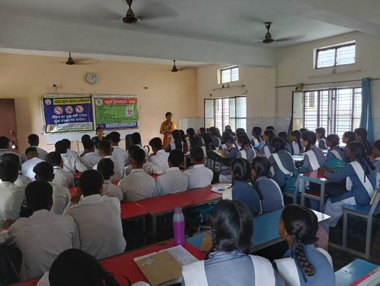 महिला कल्याण विभाग द्वारा राजकीय इंटर कॉलेज चुटकी देवरिया (किच्छा) जिला- ऊधम सिंह नगर में जागरूकता अभियान चलाया गया