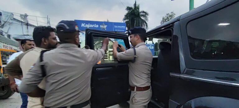 कोतवाली रुद्रपुर ने चलाया काली फिल्म, रेट्रो साइलेंसर चालको के विरुद्ध अभियान