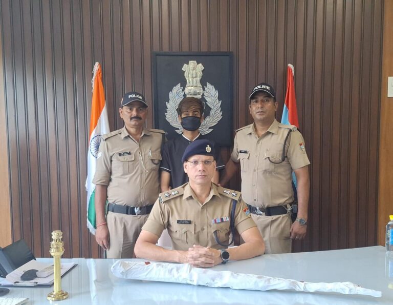 एसएसपी मणिकांत मिश्रा का अपराधियों पर कड़ा प्रहार – किच्छा हत्याकांड का एक और आरोपी गिरफ्तार, हत्या में प्रयुक्त रायफल बरामद