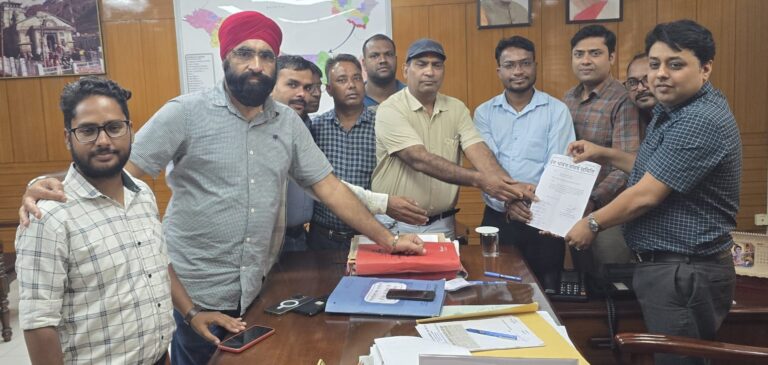 रुद्रपुर : प्रेस भवन संघर्ष समिति ने जिलाधिकारी से की मुलाकात, जल्द खुलेगा बंद पड़ा प्रेस भवन