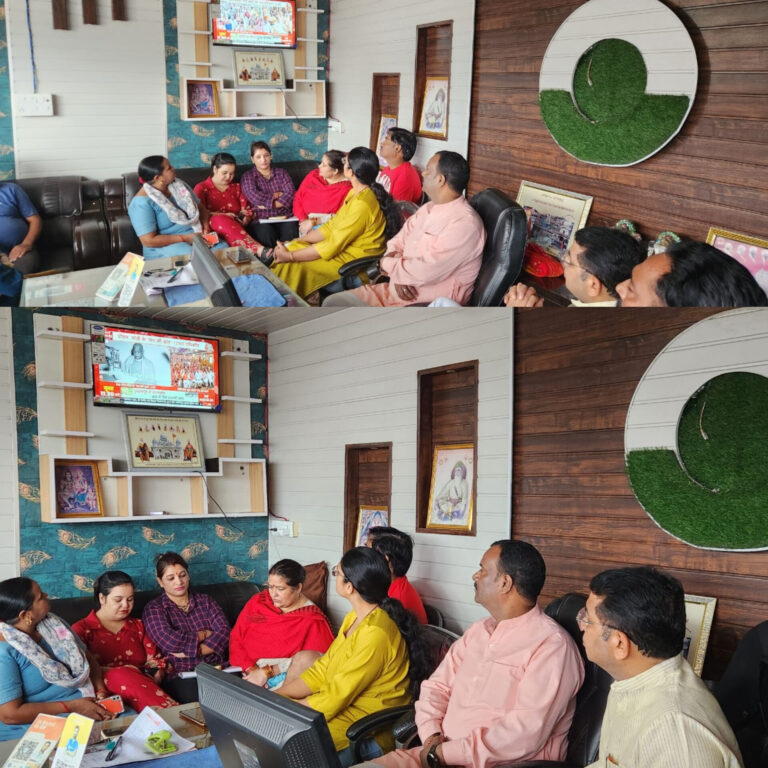 विधायक शिव अरोरा ने बूथ न. 143 बिगवाड़ा मे प्रधानमंत्री नरेंद्र मोदी के मन बात कार्यक्रम के 125वे संस्मरण को कार्यकताओ संग सुना