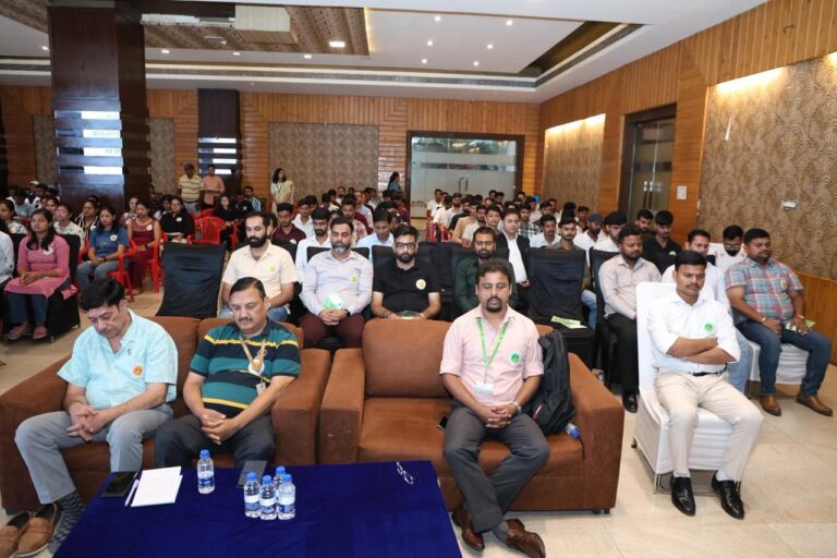 रुद्रपुर।युवा हार्टफुलनेस रुद्रपुर केंद्र द्वारा युवा सम्मेलन “राइज एंड शाइन “का आयोजन होटल वीनस में किया गया