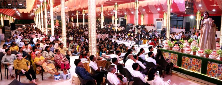 तीर्थंकर महावीर यूनिवर्सिटी के एग्जिक्यूटिव डायरेक्टर श्री अक्षत जैन को दशलक्षण महापर्व के पांचवें दिन उत्तम सत्य धर्म पर प्रथम स्वर्ण शांतिधारा का मिला सौभाग्य