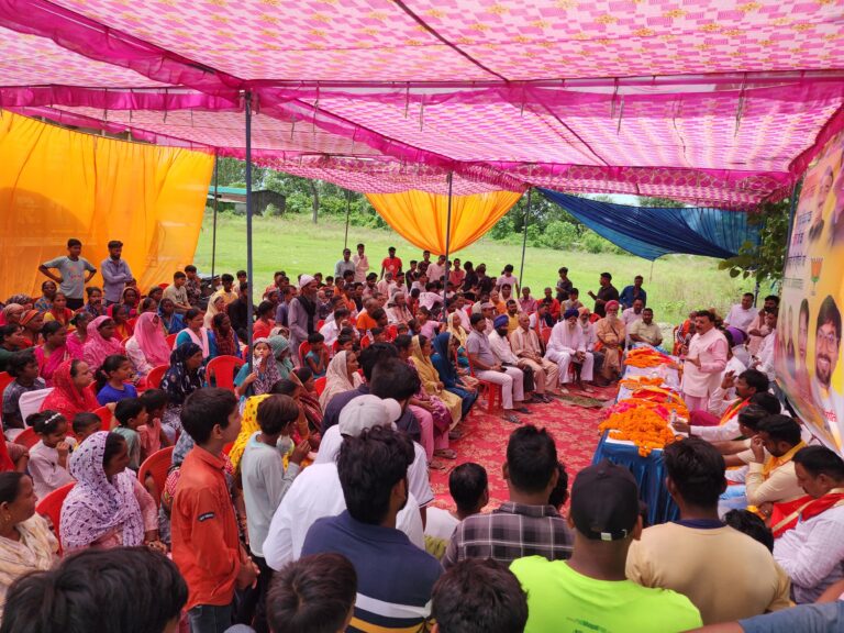 ग्राम बखपुर में आयोजित स्वागत समारोह के दौरान पूर्व विधायक राजेश शुक्ला ने घोषणा की