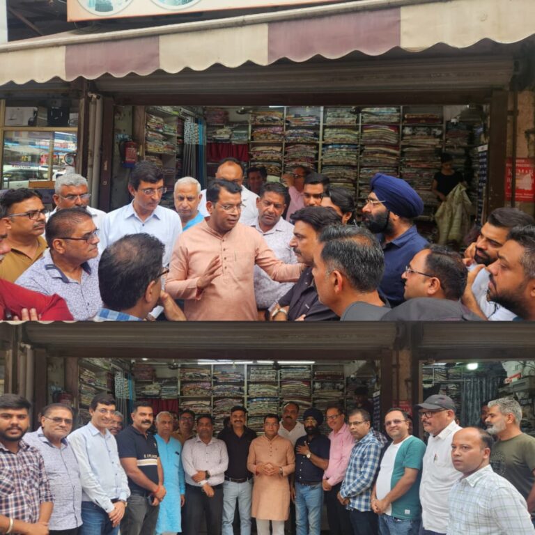 विधायक शिव अरोरा ने राज्य योजना से स्वीकृत दो किलोमीटर मुख्य बाजार के प्रमुख मार्गो व सिविल लाइन रोड के निर्माण कार्य को लोक निर्माण विभाग को शुरू करने के दिये निर्देश,  व्यापारियों की सहमति के आधार पर रात्रि मे होगा सड़क निर्माण कार्य, दिन मे व्यापार रहेगा सुचारु