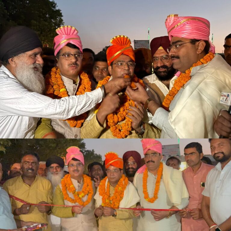 विधायक शिव अरोरा ने महतोष – मानूनगर – पछियापुर गुरुद्वारा को जाने वाले सीआईएफ फंड से स्वीकृत 4 किलोमीटर मार्ग के निर्माण कार्य का फीता काटकर शुभारंभ किया