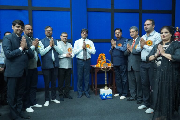 तीर्थंकर महावीर यूनिवर्सिटी के फैकल्टी ऑफ एजुकेशन, कॉलेज ऑफ फिजिकल एजुकेशन और कॉलेज ऑफ फाइन आर्ट्स की ओर से एजुकेशन 5.0: ए न्यू पैराडाइम इन ट्रांसफॉर्मिंग एजुकेशन पर दो दिन आयोजित नेशनल कॉन्फ्रेंस का समापन