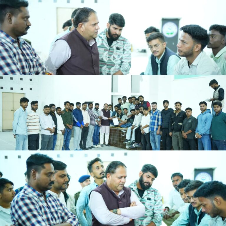 रूद्रपुर। सरदार भगत सिंह राजकीय महाविद्यालय में छात्रों की मांगों को लेकर चल रहा धरना रविवार को महापौर विकास शर्मा के आश्वासन के बाद समाप्त हो गया।