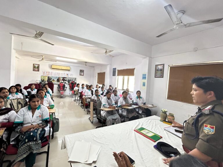 एसएसपी मणिकांत मिश्रा के निर्देशानुसार: AHTU यूनिट ऊधमसिंहनगर द्वारा चलाया गया वृहद जागरूकता अभियान   एंटी ह्यूमन ट्रैफ़िकिंग यूनिट ने सिडकुल पंतनगर में प्रशिक्षणार्थी महिलाओं को दी मानव तस्करी, साइबर सुरक्षा एवं ‘गौरा शक्ति ऐप’ की विस्तृत जानकारी