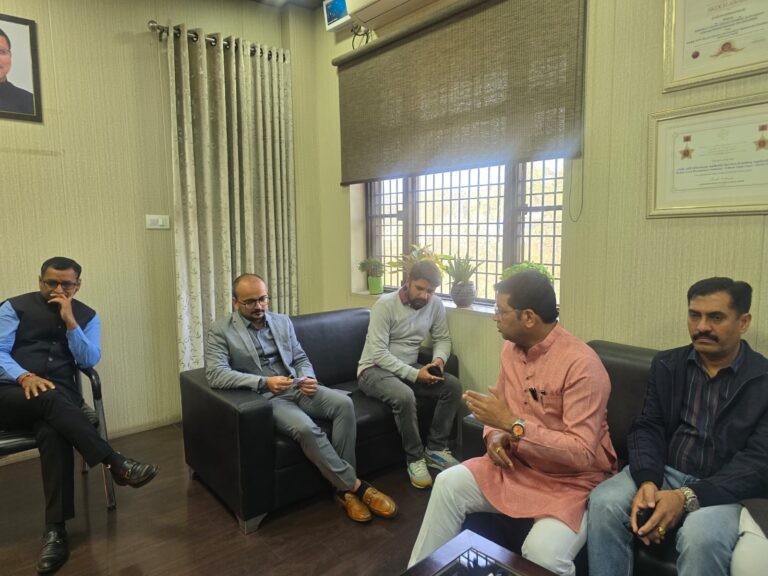 रुद्रपुर के नजूल, दानपात्र पर रहने वाले पुराने बसे 30 हजार परिवारों पर प्राधिकरण के आदेश से नही रुकेंगे विद्युत कनेक्शन विधायक शिव अरोरा ने कराया समस्या का समाधान