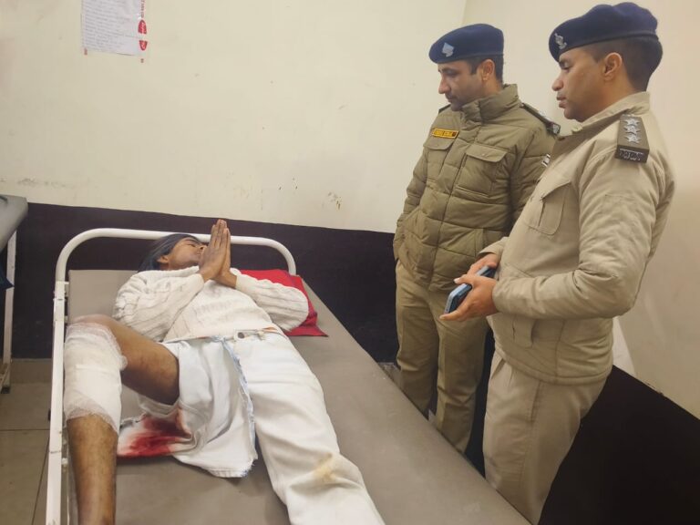 एसएसपी मणिकांत मिश्रा का अपराधियों पर सख्त प्रहार खटीमा क्षेत्र में हुई हत्या का मुख्य आरोपी हाशिम मुठभेड़ के बाद गिरफ्तार