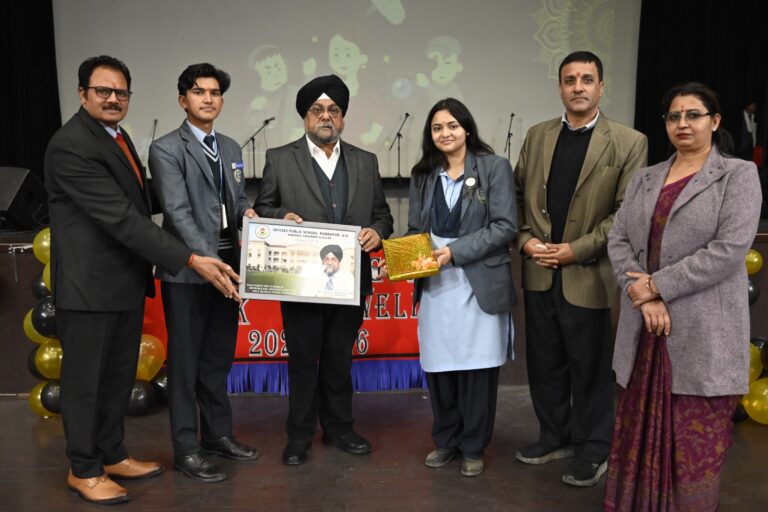 जेसीज में 12वीं के विद्यार्थियों का शुभकामनाओं के साथ विदाई समारोह