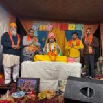 रुद्रपुर  वार्ड नंबर 24 रमपुरा के दुर्गा मंदिर में श्रीमद् भागवत कथा का आयोजन किया जा रहा है। जिसका प्रारंभ बीते दिवस कलश यात्रा के साथ किया गया।
