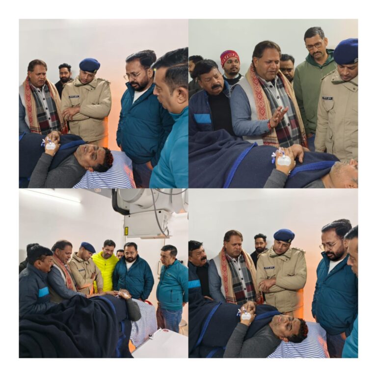 महापौर ने अस्पताल पहुँचकर जाना घायल पार्षद सौरभ बेहड़ का हाल  मुख्यमंत्री से दूरभाष पर पूर्व मंत्री तिलकराज बेहड़ की कराई बात सीएम ने दिए सख्त कार्रवाई के निर्देश।