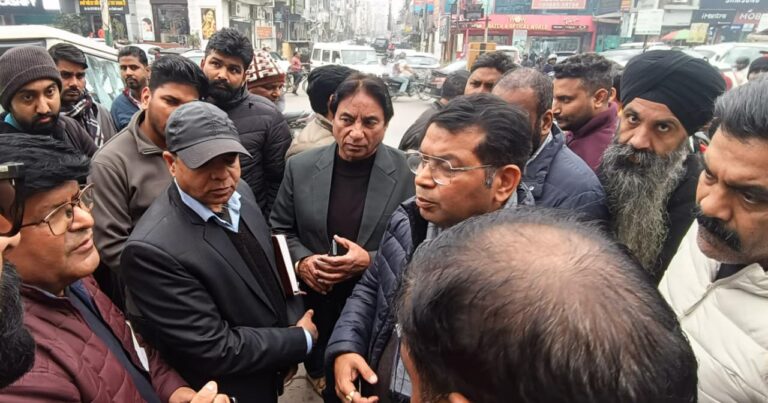 विधायक शिव अरोरा ने काशीपुर बाईपास का अधिकारियो संग किया पैदल भ्रमण! डिवाइडर के 60- 60 फिट तक दोनों ओर होगा सड़क निर्माण कार्य, यूटिलिटी शिफ्टिंग का कार्य होगा जल्द प्रारंभ विधायक ने बोले जनता से किया वादा अब धरातल पर पूरा होता नजर आयेगा काशीपुर बाईपास दिखेगा जाममुक्त