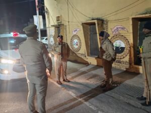 सतर्कता हमारी ड्यूटी नहीं, हमारी प्रतिबद्धता है  अपराध पर प्रहार, जनता को भरोसा हर बार।